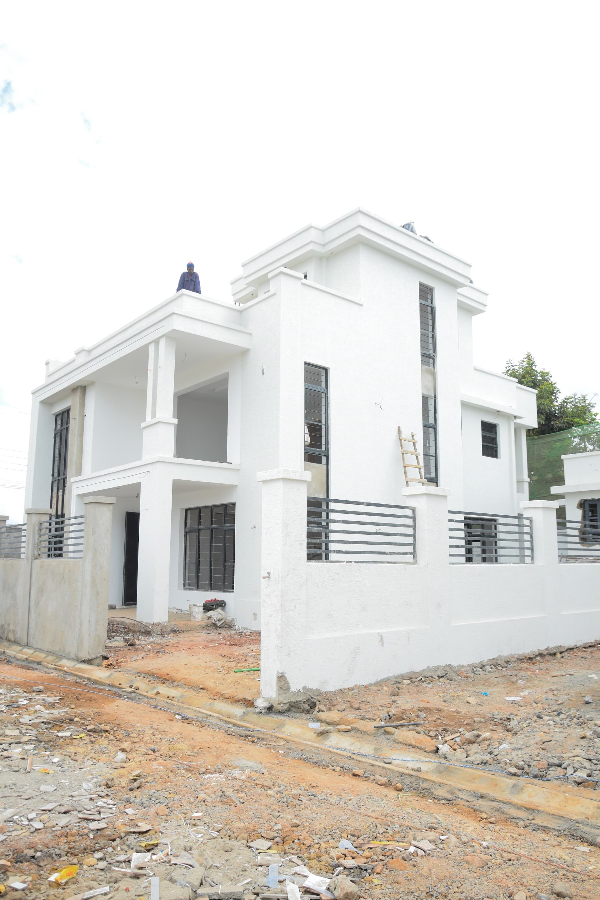 7 Critical Painting Questions Kenyan Homeowners Forget to Ask (Water Thinning & Warranty Truths)