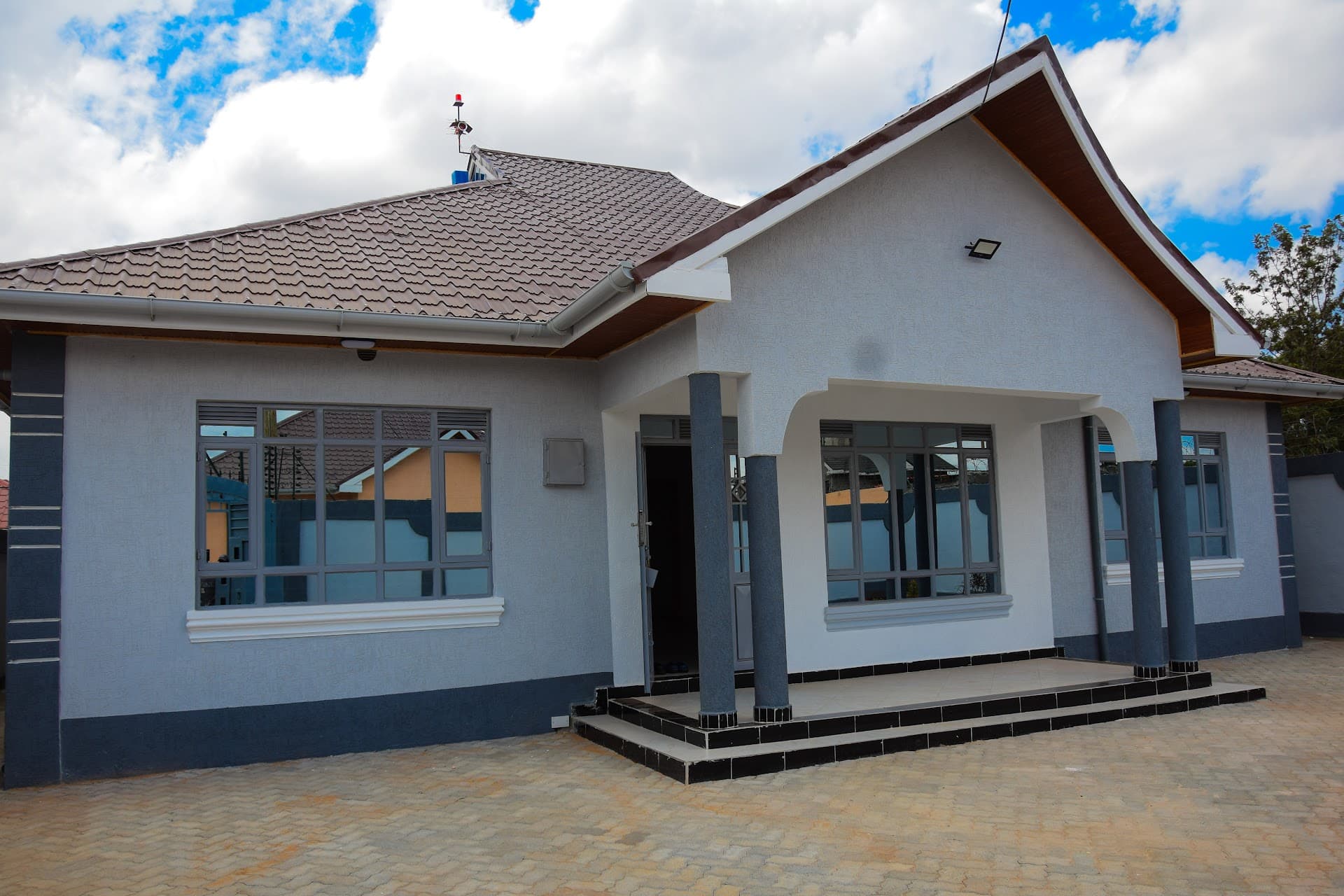 Executive Villa Modern Grey & Charcoal Textured Facade